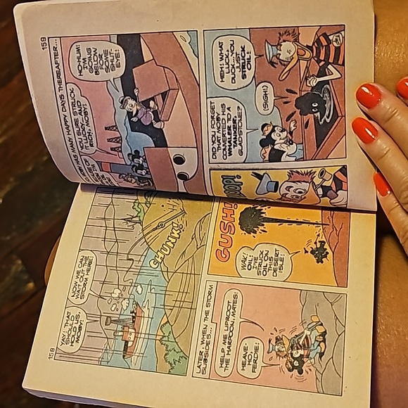 Walt Disney Comics Digest #38 1972-Christmas at Disneyland-VG - Picture 6 of 6